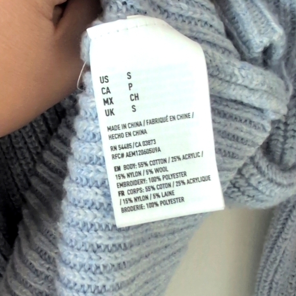 American Eagle Boho Baggy Floral Embroidered Light Blue V-Neck Sweater Small - Picture 8 of 11